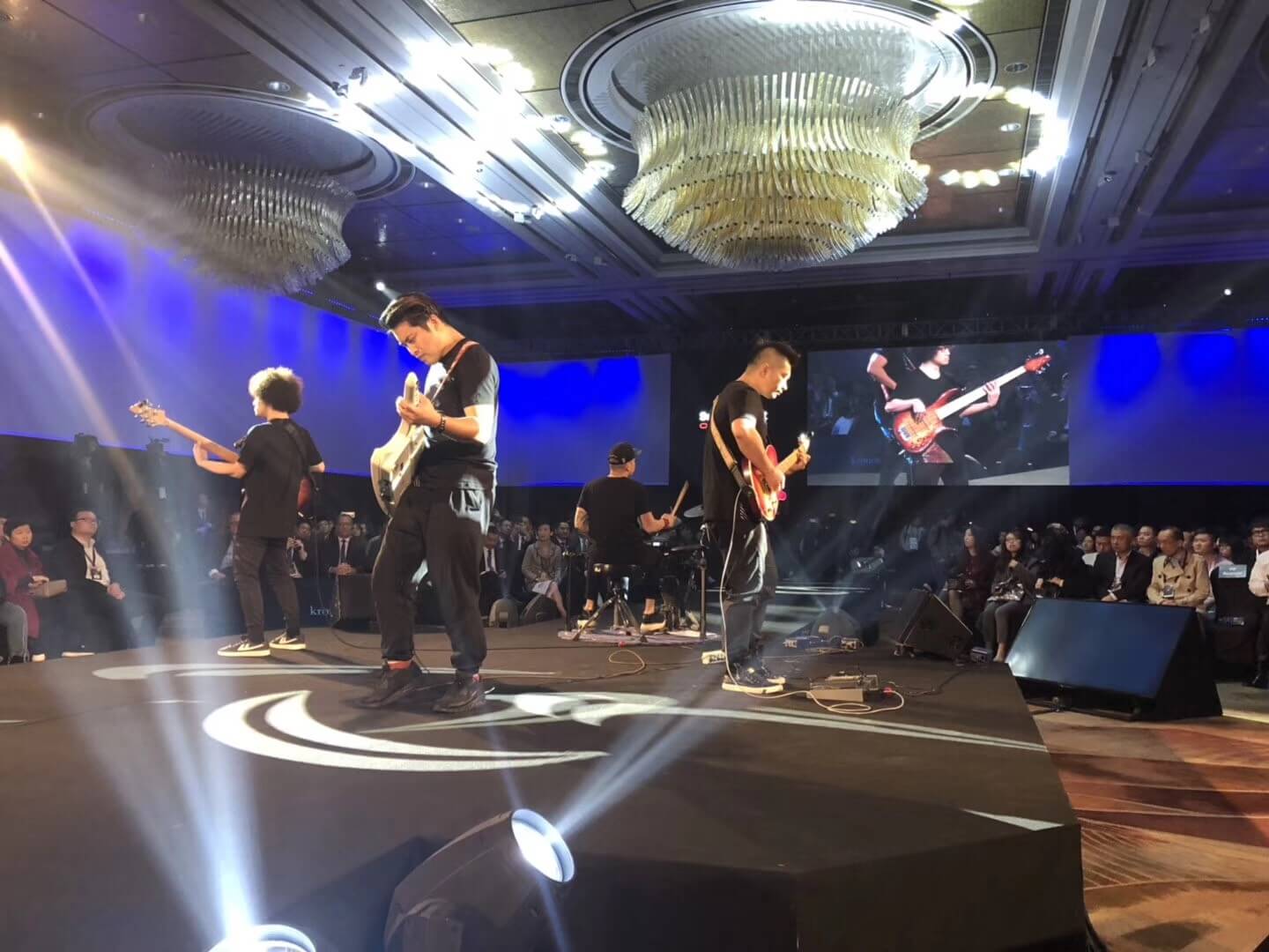 亚洲国产精品一区二区第一页